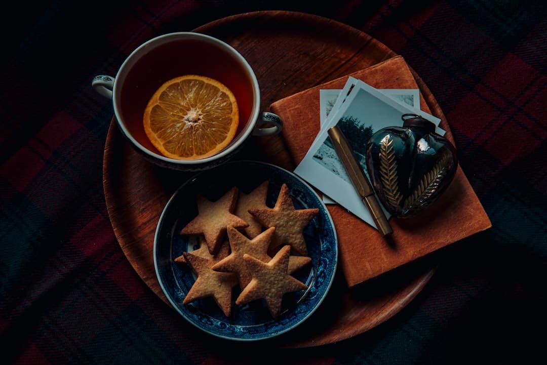 《与晋长安》三个身份是什么？